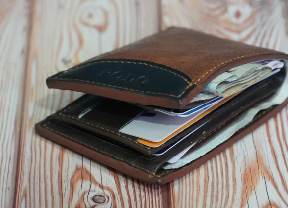 THE “BEAUTY” PRESSURE ON WOMEN & THE “WALLET” PRESSURE ON MEN
