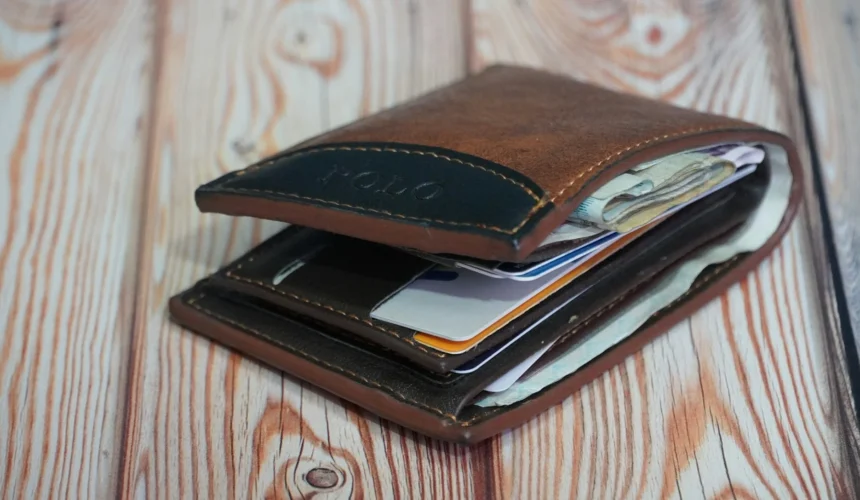 THE “BEAUTY” PRESSURE ON WOMEN & THE “WALLET” PRESSURE ON MEN